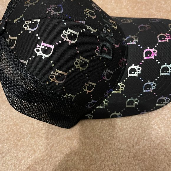 Affordable Fashion Finds Accessories - Fashion Cap Black or white
